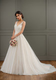 Ball-Gown/Princess V-Neck Court Train Tulle Lace Wedding Dress