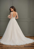 Ball-Gown/Princess V-Neck Court Train Tulle Lace Wedding Dress