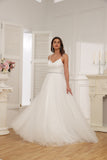 Ball-Gown/Princess V-Neck Court Train Tulle Wedding Dress