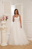 Ball-Gown/Princess V-Neck Court Train Tulle Wedding Dress